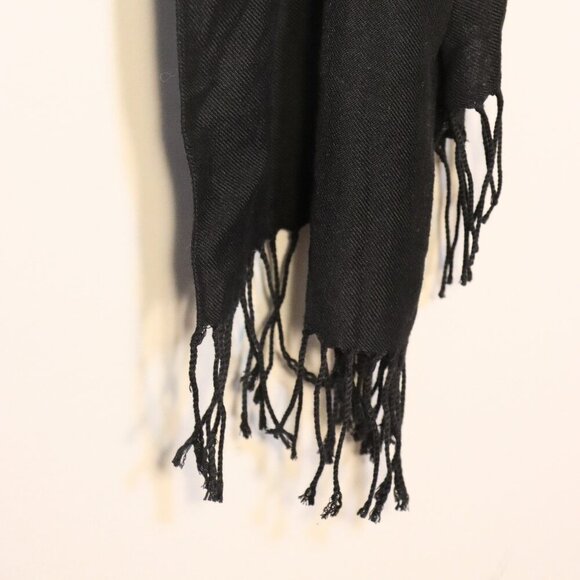 Lambswool Black scarf with 2" fringe on edges, Made in Italy,  80% lampswool - Picture 3 of 5